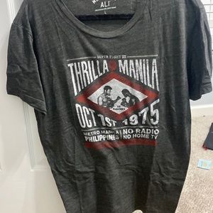 Muhammad Ali lucky brand men’s large tshirt